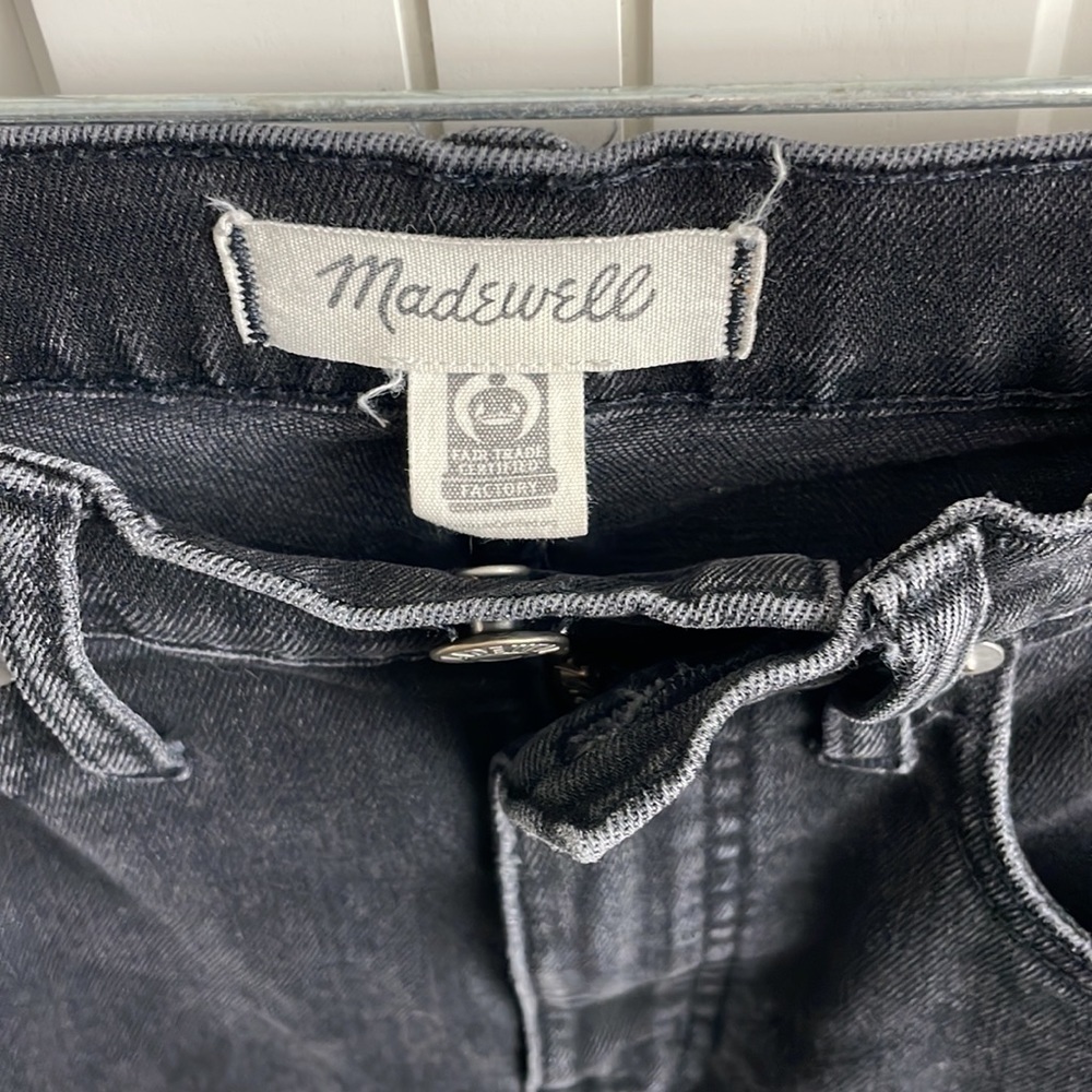 Madewell Women’s Classic Straight Jean in Lunar Wash w/ Raw Hem - Size 24 - Picture 3 of 10